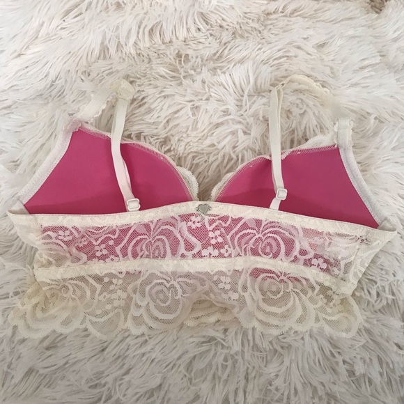 VS PINK Padded Lace Bra - Picture 2 of 3